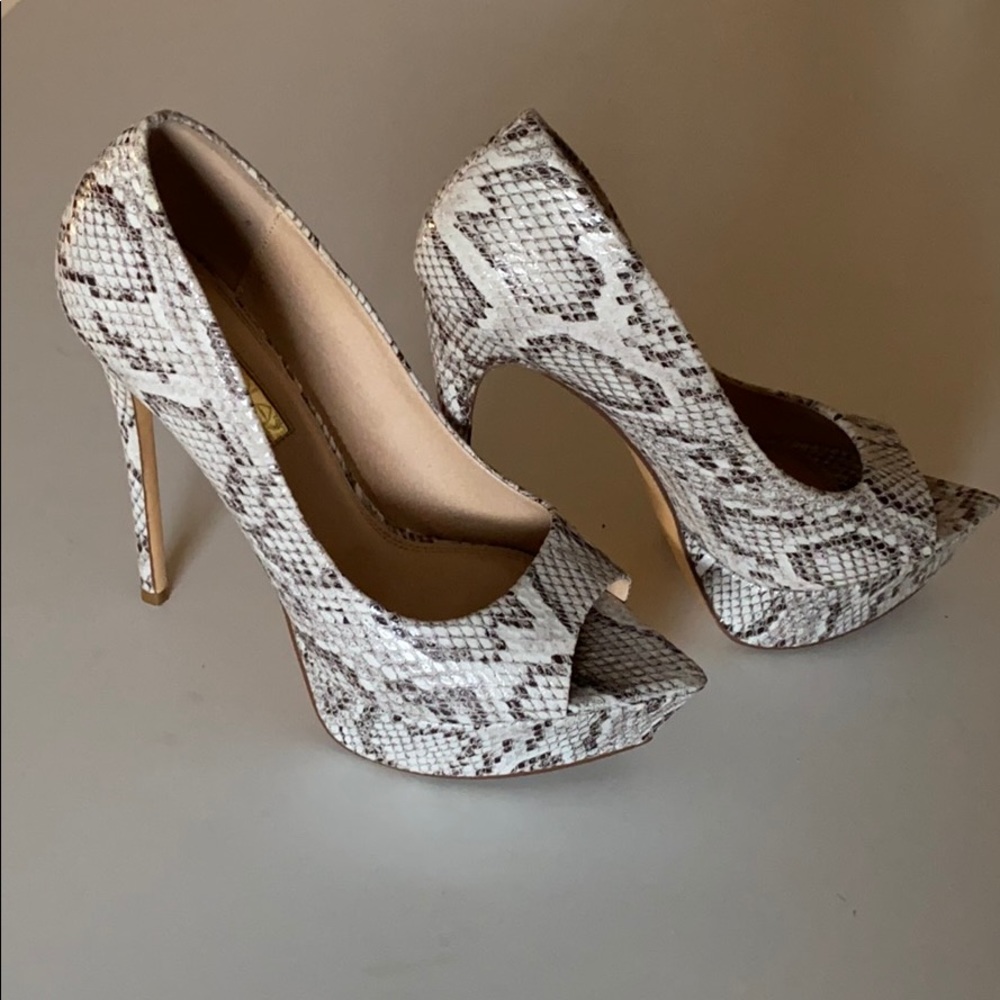 Liliana sky high platform peep toe heels sz 8